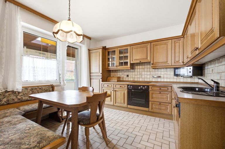 Küche mit Essbereich