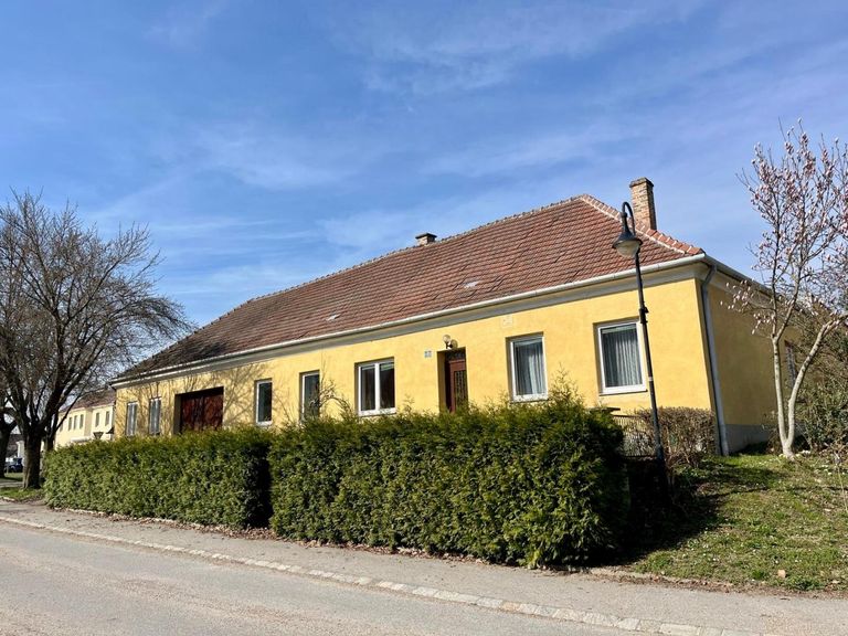 Straßenansicht Erste WE