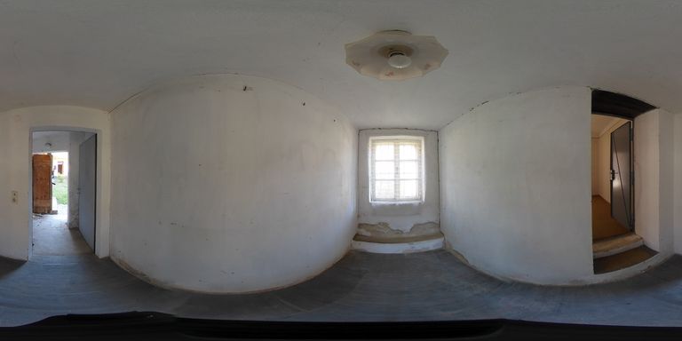 Erste WE - Raum vor Keller