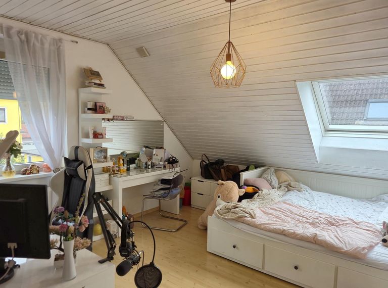 Zimmer 2 OG