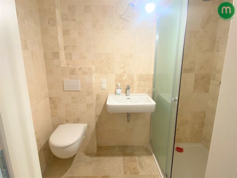 2. Bad vom großen Schlafzimmer aus begehbar