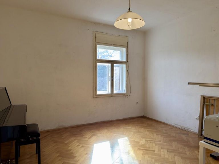 2BC03705-5BA1-4BDC-BFA7-910F7C58F3A7_1_105_c