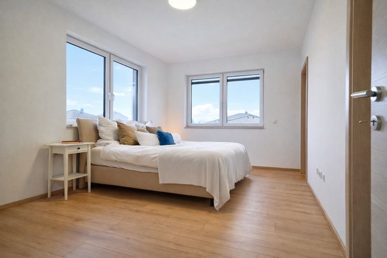 Elternzimmer mit Badezimmer