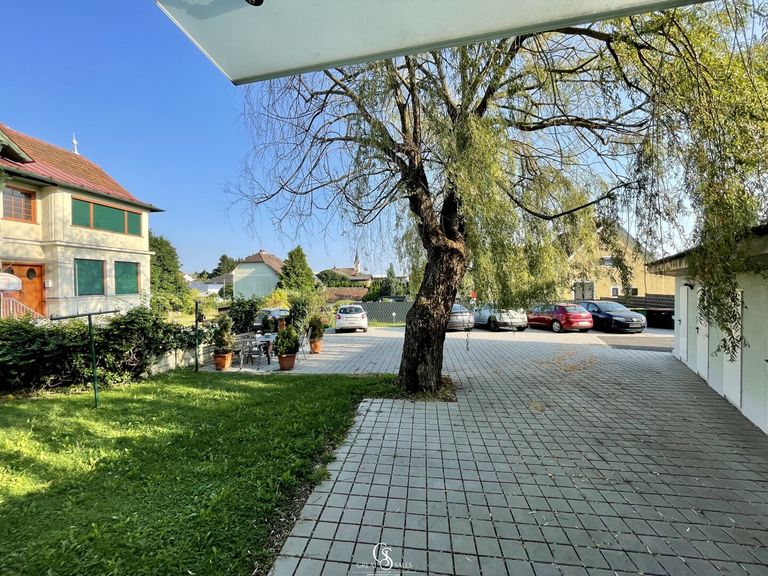 Gemeinschaftsgarten & Parkplätze