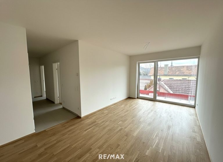 Wohnbereich mit Balkonzugang