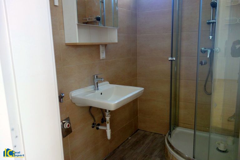 Schön renoviertes Badezimmer