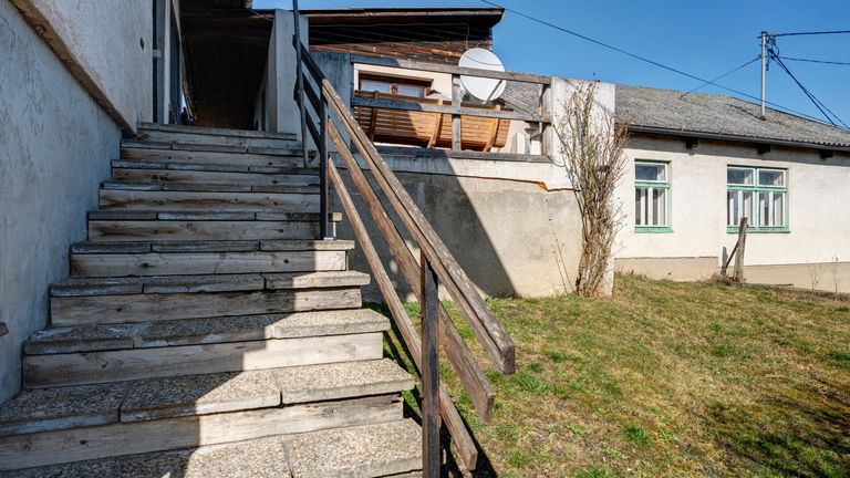 Stiegenaufgang zum Eingang