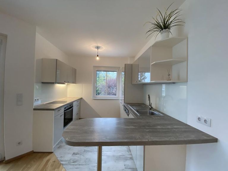 Küche mit Bartresen