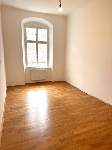 Arbeits- oder Kinderzimmer