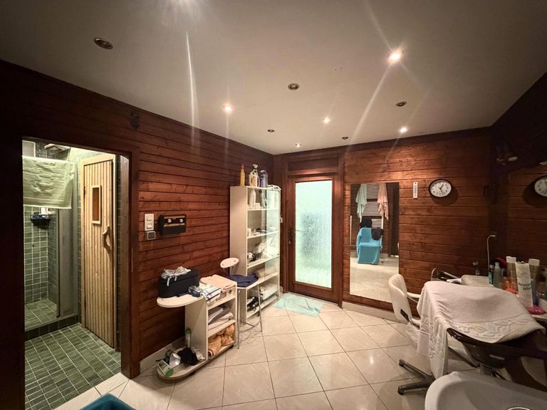 KG / Vorraum / Umkleide / Wellness