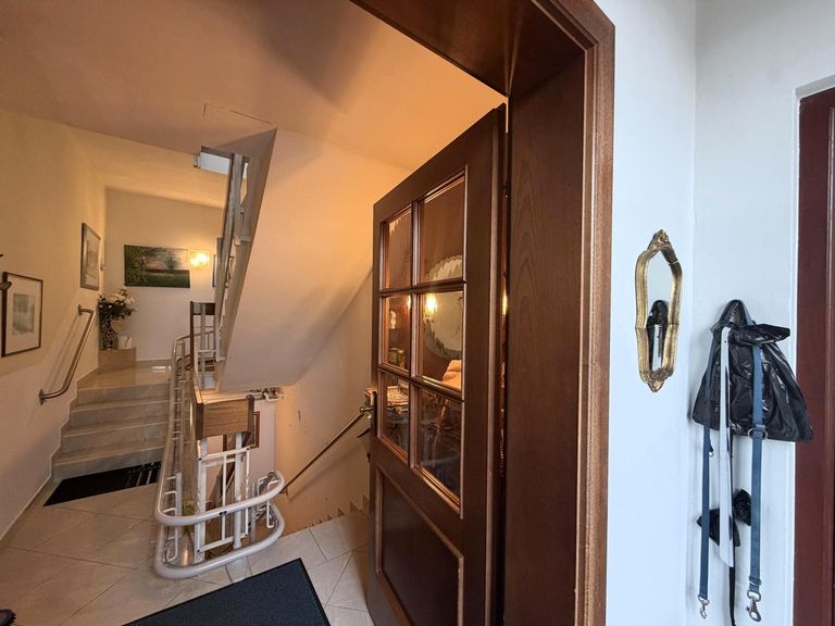 EG /Hauseig. / Stg.mit barrierefreiem Stiegenlift