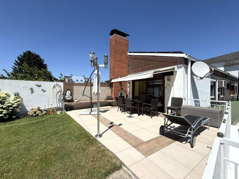 OG / Dachgartenterrasse mit Markise