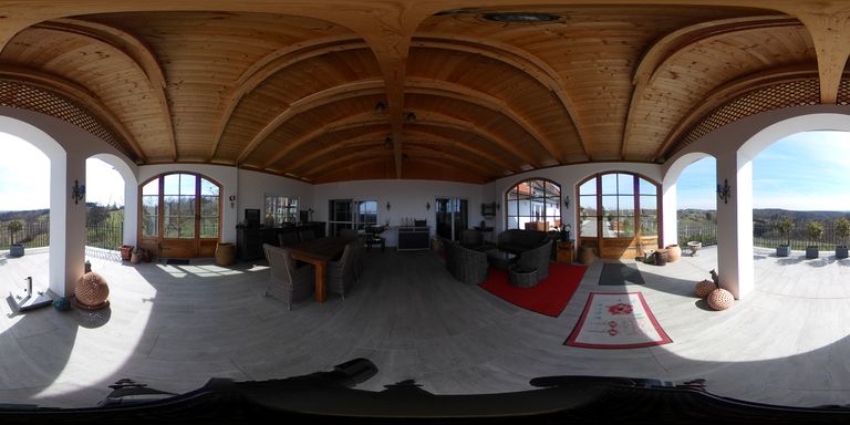 überdachte Terrasse