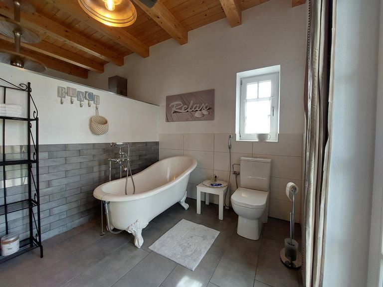 Nebengebäude Badezimmer