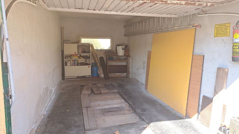Garage mit Montagegrube