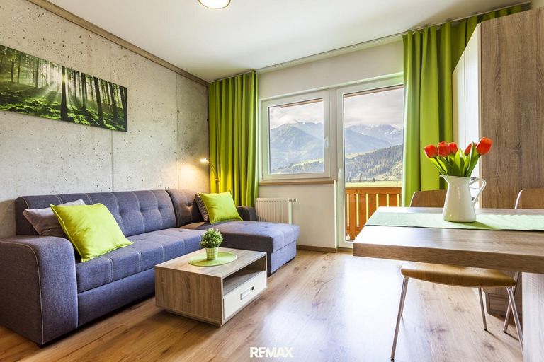 Wohnzimmer mit Bergkulisse