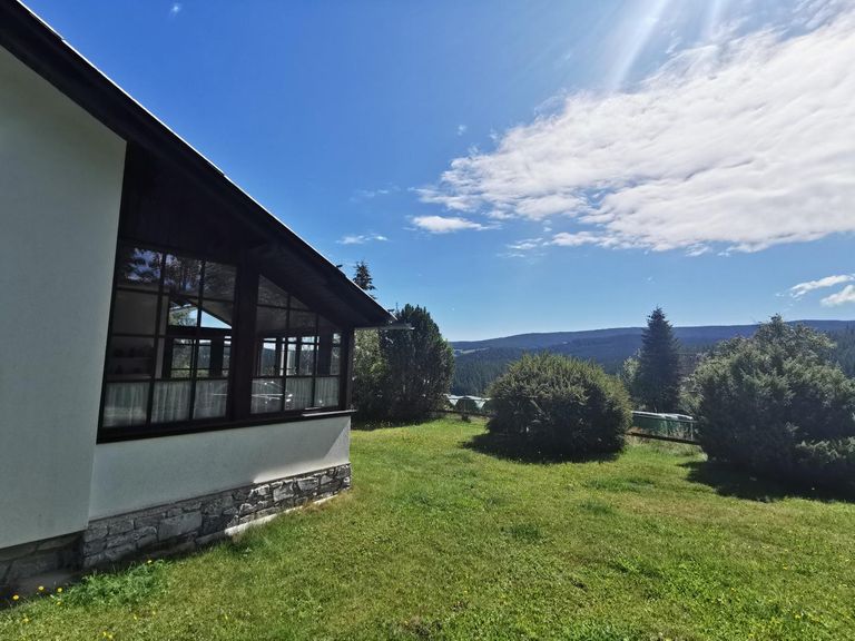 Haus Außenansicht mit Ausblick