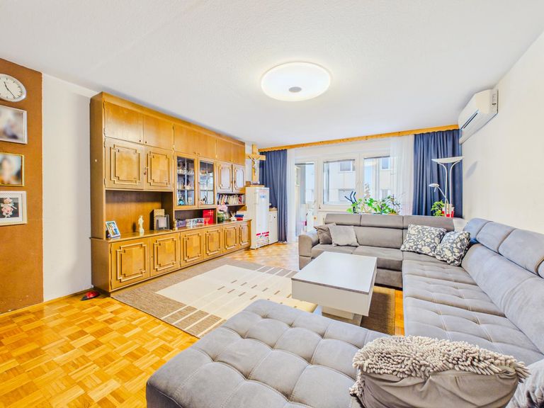 Wohnzimmer 3