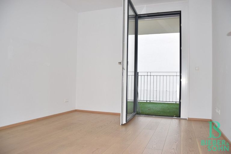 Zimmer/Blick Terrasse