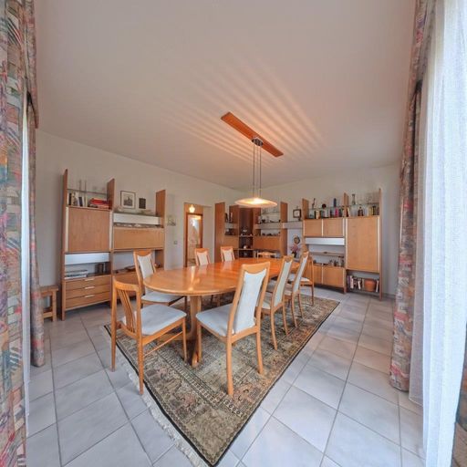 15 Esszimmer