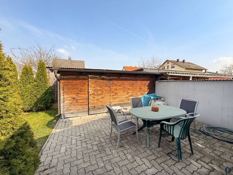 Nebengebäude im Garten