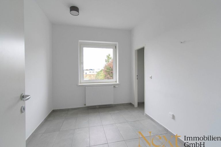 Küche mit Abstellraum