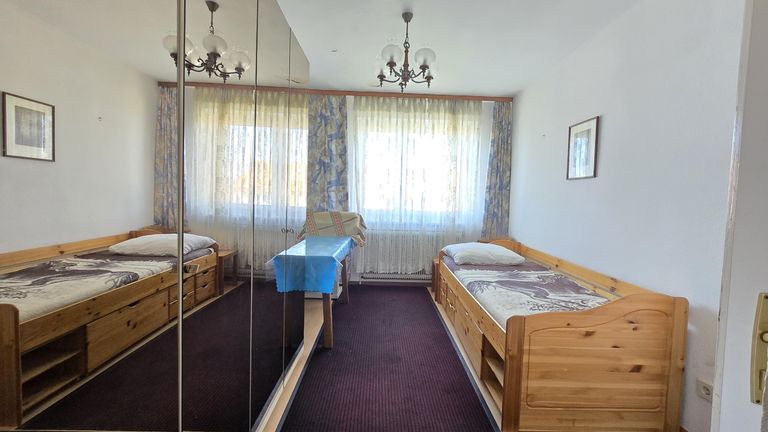 13 Zimmer EG