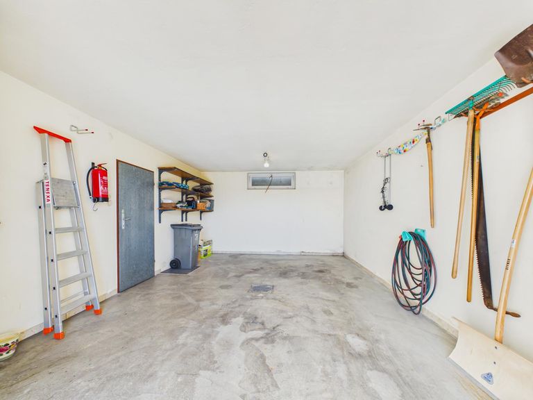 Garage 2