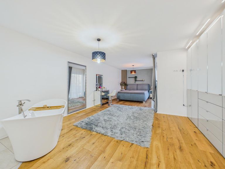 Master Bedroom 1
