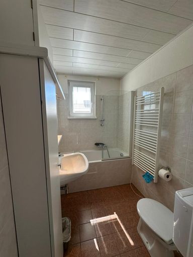 Badezimmer mit Badewanne