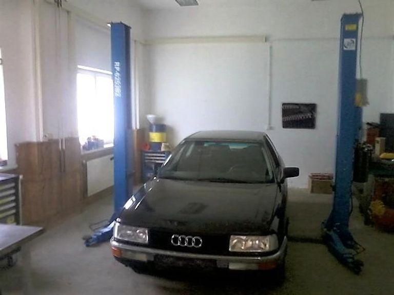 Hebebühne in Werkstatt