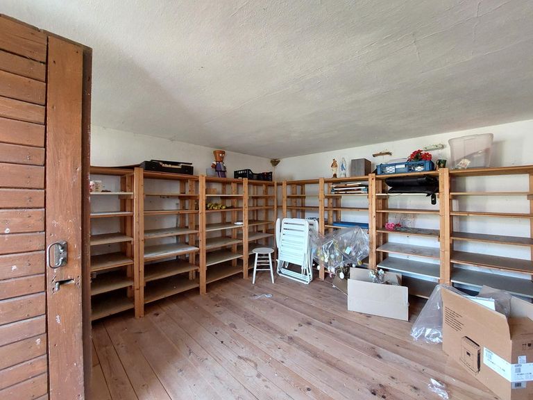 Nebengebäude weiterer Raum