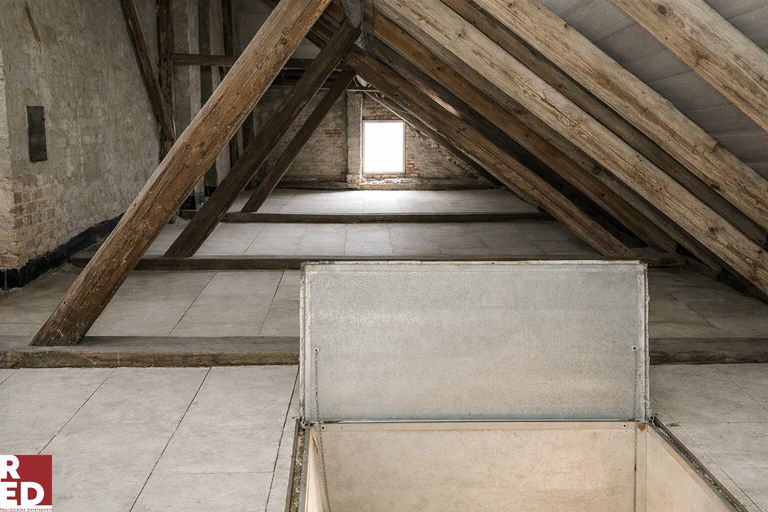 unausgebauter Dachboden