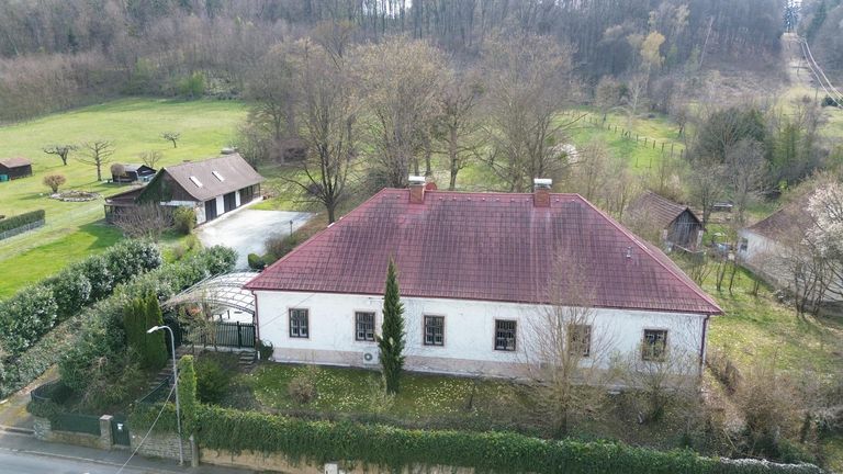 Drohnenansicht von der Straße