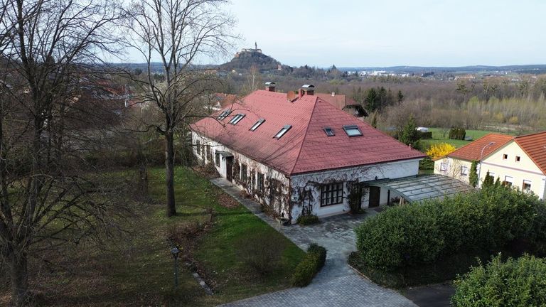 Objekt mit Burgblick