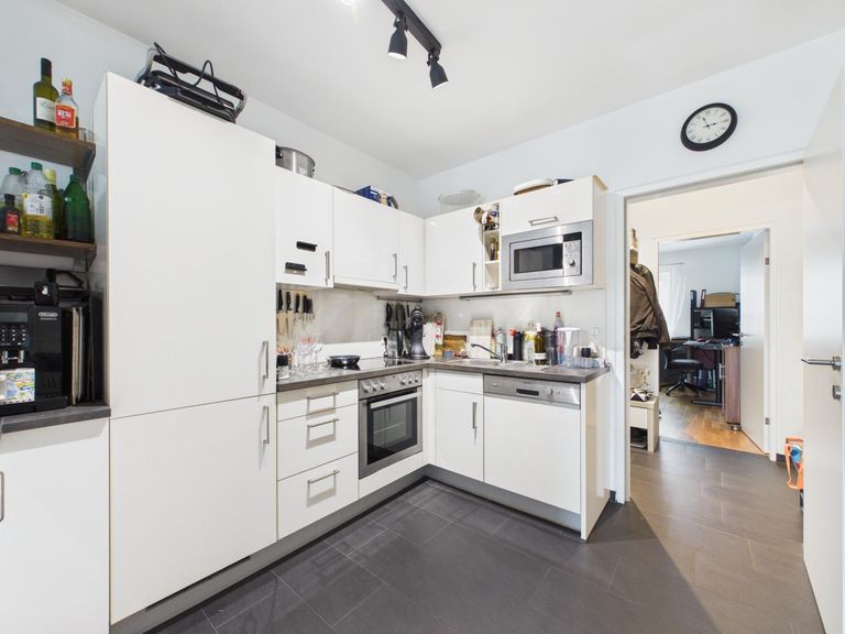 CAM04191G0-PR0087-STILL013