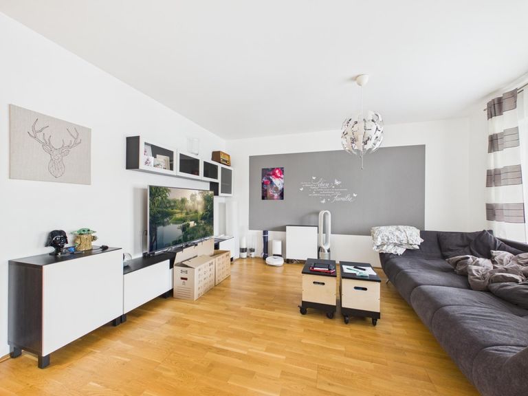 CAM04191G0-PR0087-STILL009