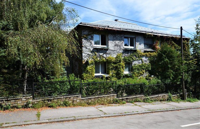 Haus straßenseitig