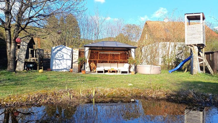 Garten mit Teich