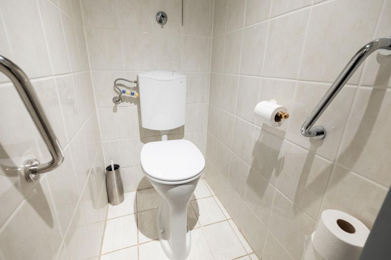 16 Toilette
