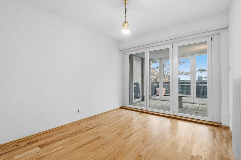 Zimmer Ausgang Wintergarten und Balkon