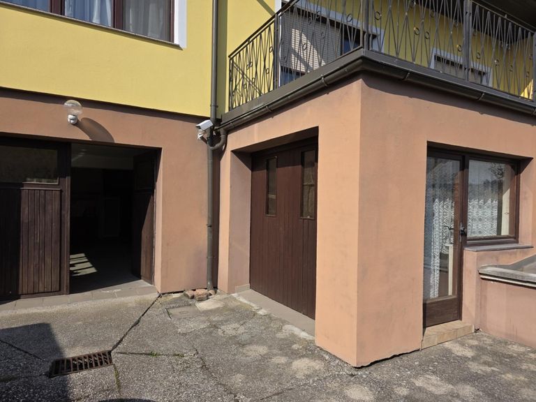 26 EFH 2004 Garage-Verkaufsraum