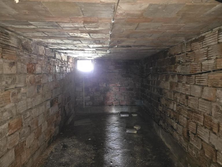 27 EFH 2004 Erdkeller