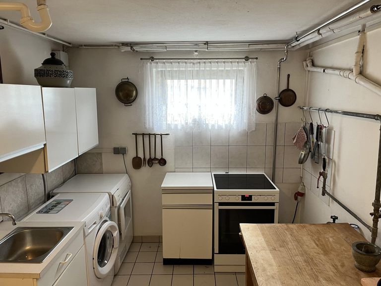 Wasch- und Kochmöglichkeit im Heizraum