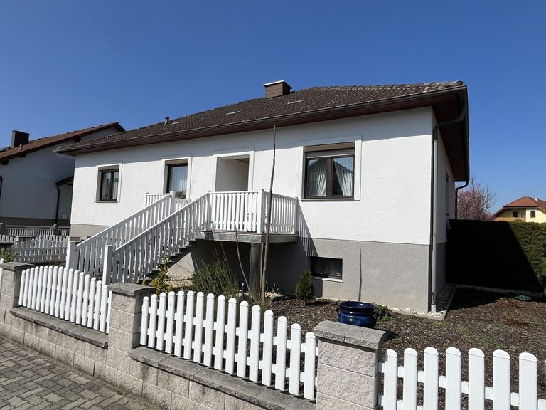 sehr gepflegte Liegenschaft