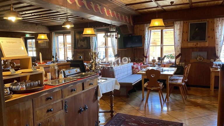 Hotel-Ensemble mit Luxus-Chalets