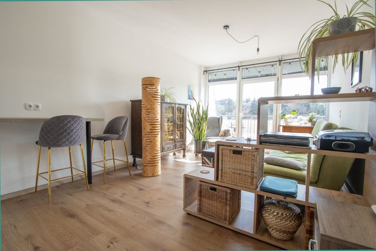 Wohnzimmer und Küche