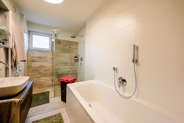 Stans-3-Zimmer-Eigentumswohnung-Badezimmer