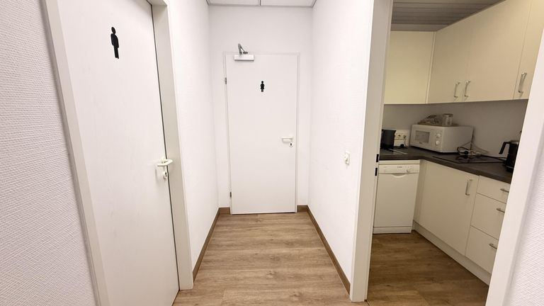 Gemeinschafts-Küche und Sanitär