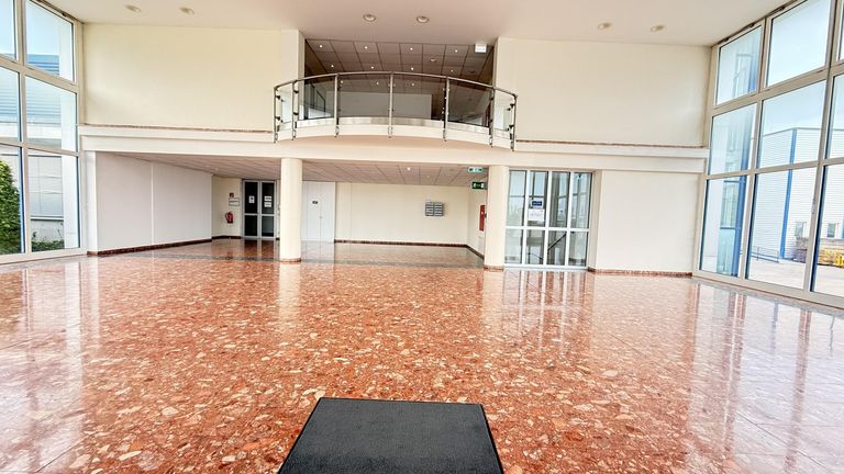 Büroturm-Foyer